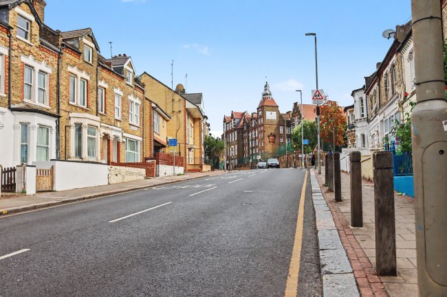 89a and 89b Plough Road, Battersea, London SW11 2BJ 2