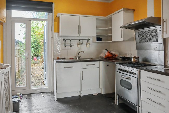 89a and 89b Plough Road, Battersea, London SW11 2BJ 2