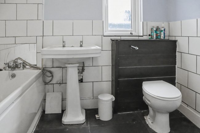 89a and 89b Plough Road, Battersea, London SW11 2BJ 2