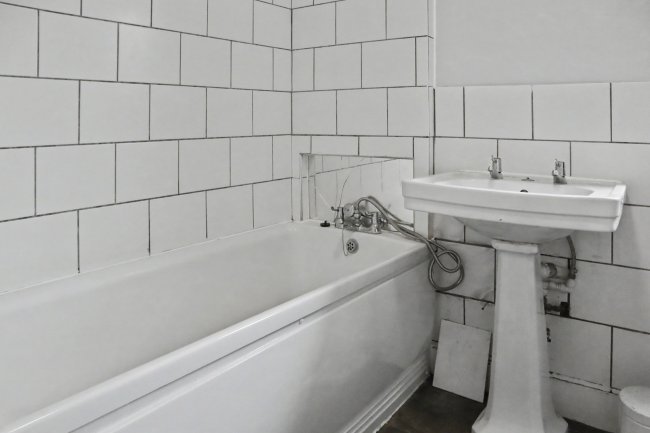 89a and 89b Plough Road, Battersea, London SW11 2BJ 2