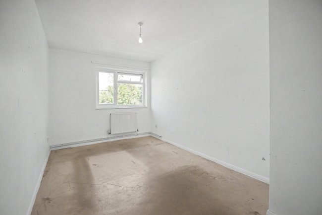 56 Ladybank, Bracknell, Berks, RG12 7HB 4