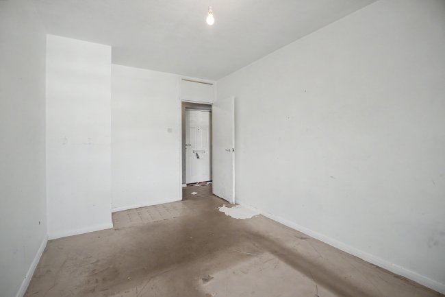 56 Ladybank, Bracknell, Berks, RG12 7HB 4