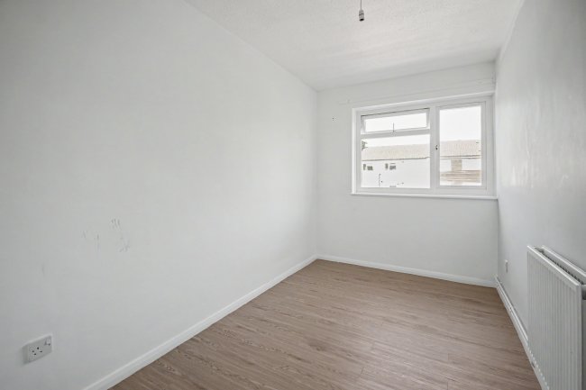 56 Ladybank, Bracknell, Berks, RG12 7HB 4