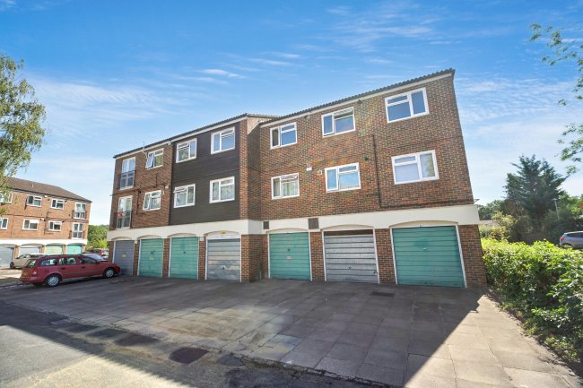 56 Ladybank, Bracknell, Berks, RG12 7HB 4