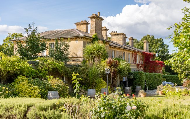 Albert Cottage Hotel, York Avenue, East Cowes, Isle of Wight PO32 6BD 7