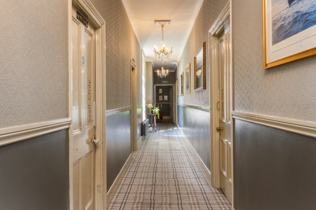 Albert Cottage Hotel, York Avenue, East Cowes, Isle of Wight PO32 6BD 7