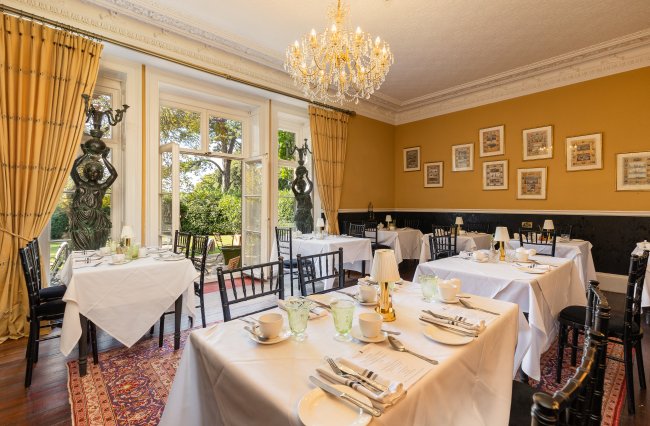Albert Cottage Hotel, York Avenue, East Cowes, Isle of Wight PO32 6BD 7