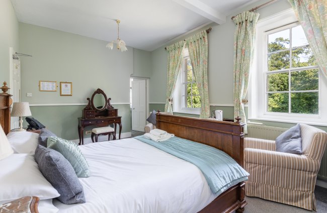 Albert Cottage Hotel, York Avenue, East Cowes, Isle of Wight PO32 6BD 7