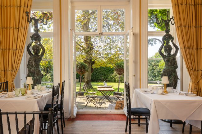 Albert Cottage Hotel, York Avenue, East Cowes, Isle of Wight PO32 6BD 7