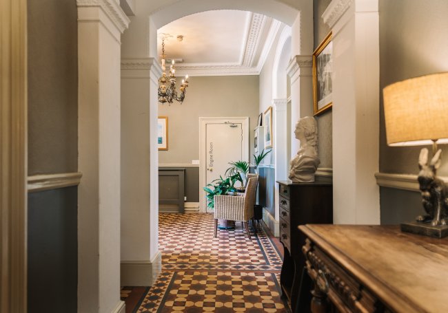 Albert Cottage Hotel, York Avenue, East Cowes, Isle of Wight PO32 6BD 7