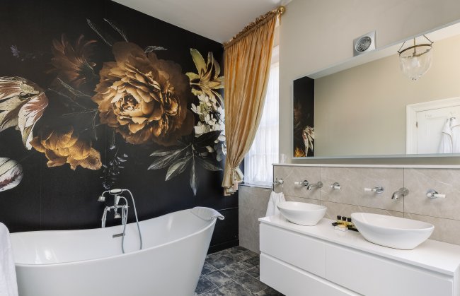 Albert Cottage Hotel, York Avenue, East Cowes, Isle of Wight PO32 6BD 7
