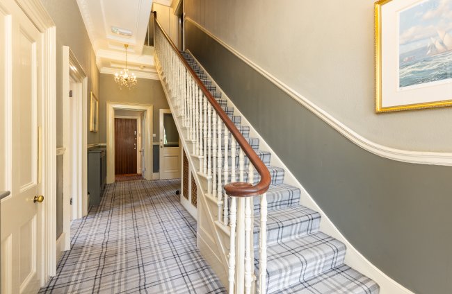 Albert Cottage Hotel, York Avenue, East Cowes, Isle of Wight PO32 6BD 7