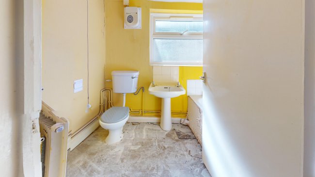 9B East Avenue, Manor Park, London, E12 6SG 1