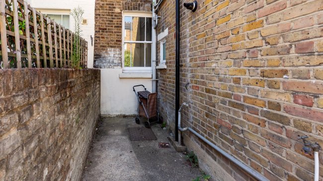82A Grantley Street, Bethnal Green, London, E1 4BT 5