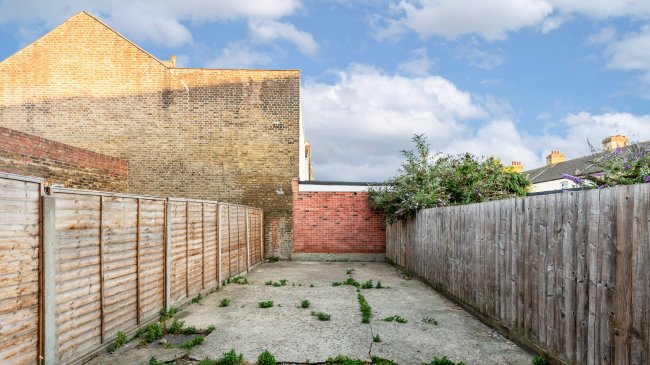 230 Barking Road, East Ham, London, E6 3BB 1