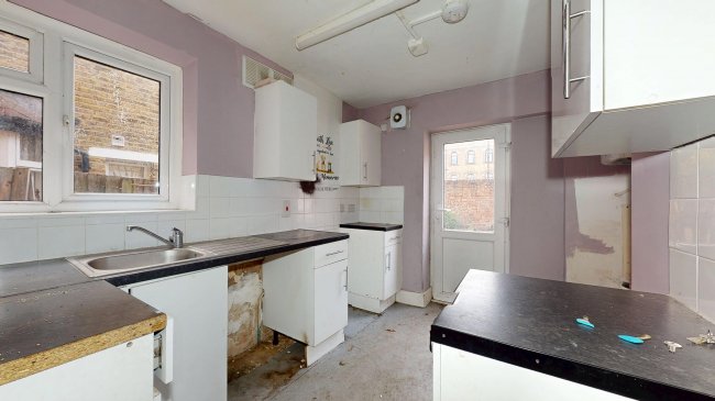 Ground Floor Flat, 20 Hillside Road, Stamford Hill, London, N15 6NB 5