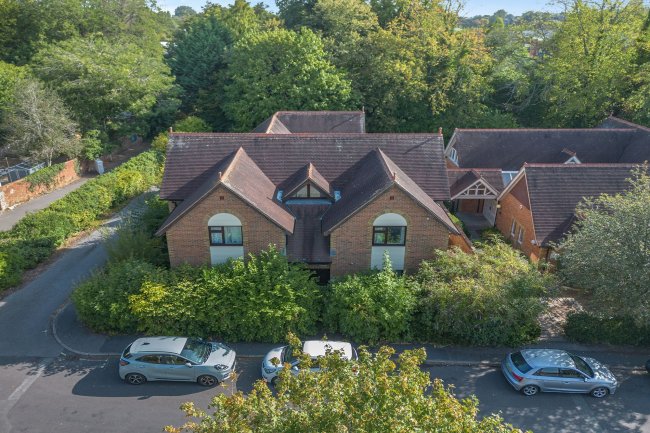 41 Junction Rd, Andover SP10 3QX