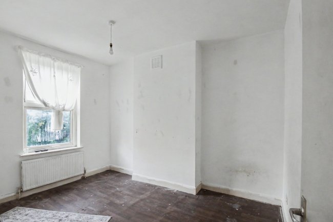 Flat A & B, 10 Colchester Road, Leyton, London, E10 6HA 8