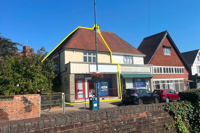 29 Station Road, New Milton, Hampshire BH25 6HR 2