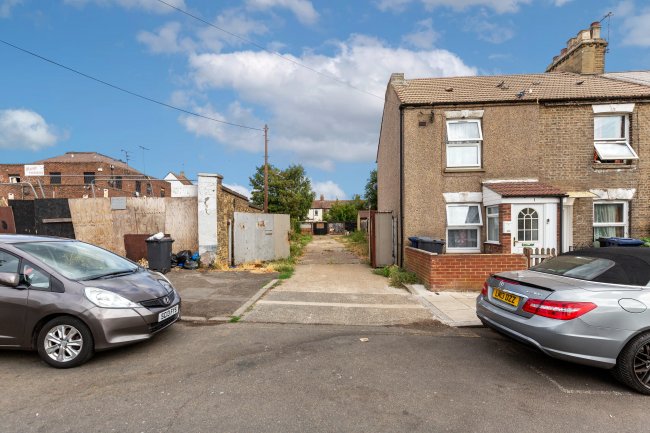 Rear of 1-10 Bankside, Southall, UB1 1NQ 9