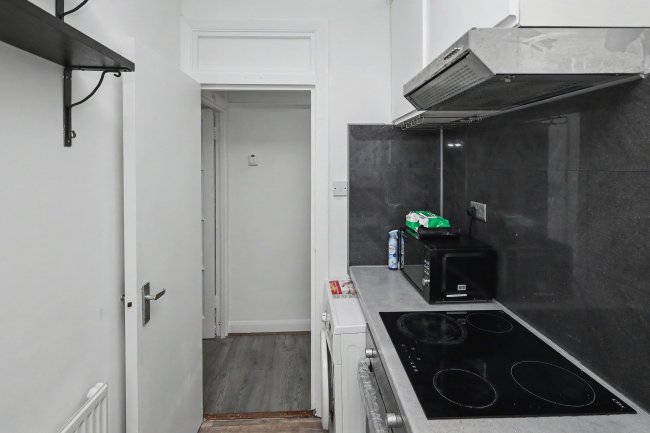 47 Alexandra Court, Empire Way, Wembley, HA9 0QX 2