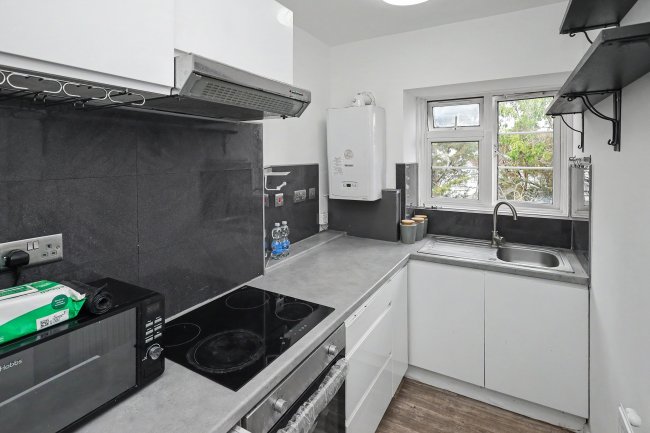 47 Alexandra Court, Empire Way, Wembley, HA9 0QX 2