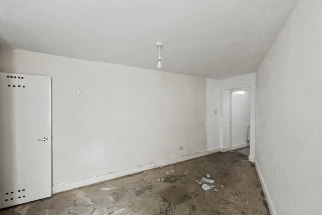 53A Netherwood Road, London W14 0BP 2