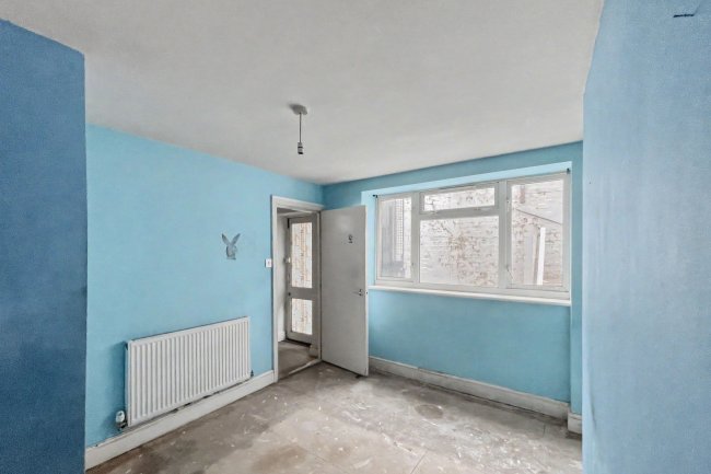 53A Netherwood Road, London W14 0BP 2