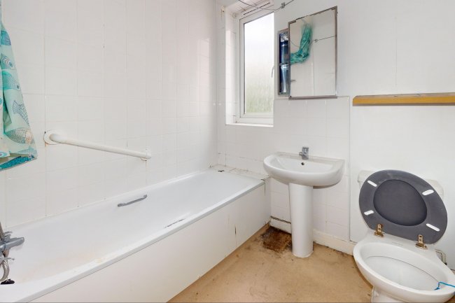 Flat 2, 8-10 Uxbridge Road, Hanwell, London, W7 3PP 8