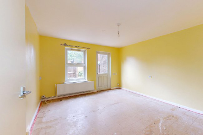 12 Aspen Green, Erith, DA18 4HY 3