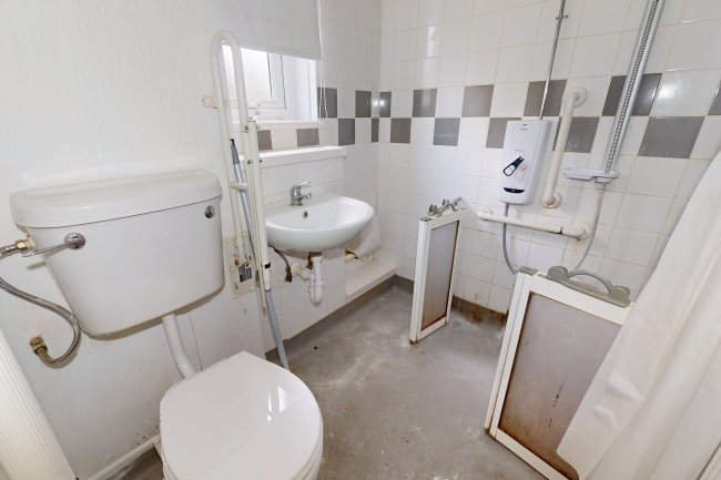 12 Aspen Green, Erith, DA18 4HY 3