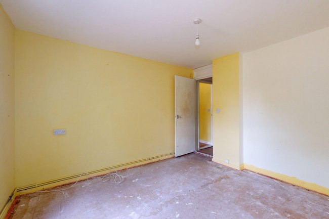 12 Aspen Green, Erith, DA18 4HY 3