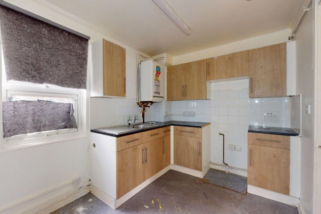 12 Aspen Green, Erith, DA18 4HY 3