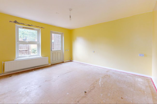 12 Aspen Green, Erith, DA18 4HY 3