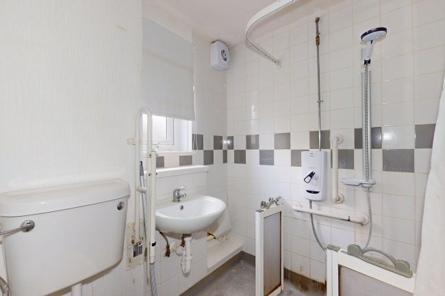 12 Aspen Green, Erith, DA18 4HY 3