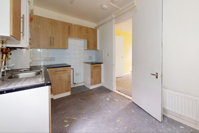 12 Aspen Green, Erith, DA18 4HY 3