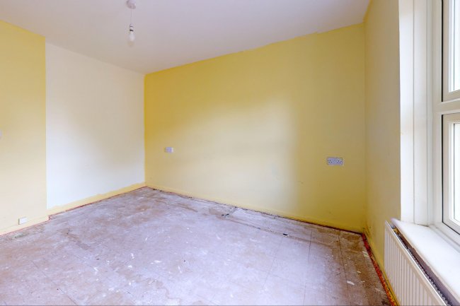 12 Aspen Green, Erith, DA18 4HY 3