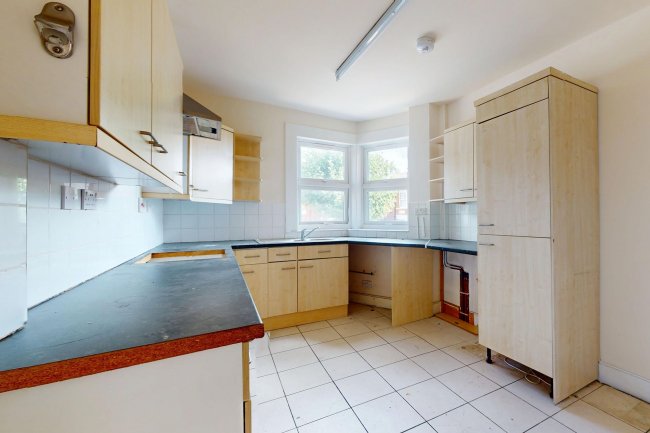 Flat B, 9 Gainsborough Road, North Finchley, London, N12 8AA 1