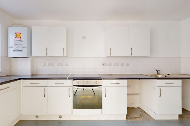 37 Gainsborough Road, Hayes, UB4 8NY 2