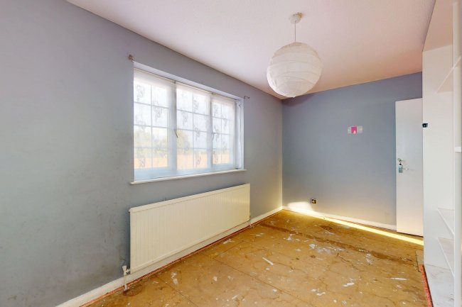 37 Gainsborough Road, Hayes, UB4 8NY 2