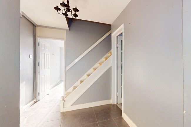 37 Gainsborough Road, Hayes, UB4 8NY 2