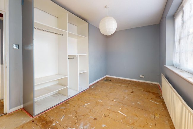 37 Gainsborough Road, Hayes, UB4 8NY 2