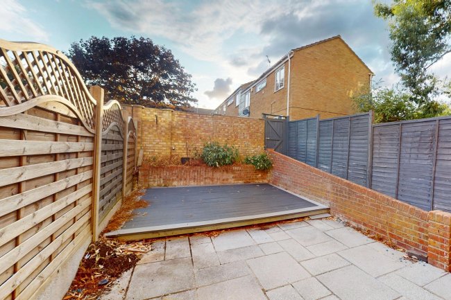 37 Gainsborough Road, Hayes, UB4 8NY 2