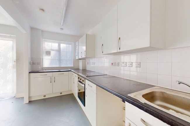 37 Gainsborough Road, Hayes, UB4 8NY 2