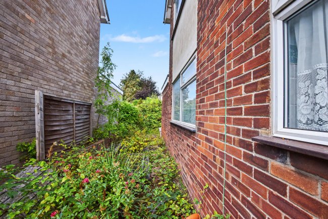 243 Halstead Road, Frinton-on-sea, Essex, CO13 0DX 52
