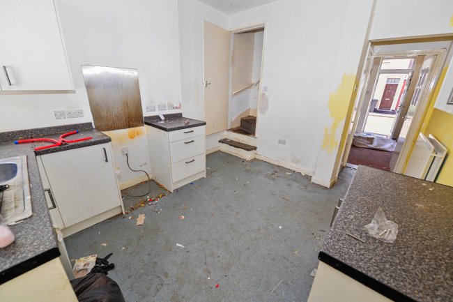 100 Miner Street, Walsall, West Midlands, WS2 8QL 4