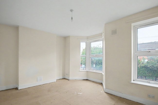 First & Second Floor Flat, 27 Carnarvon Road, London E15 4JW 9