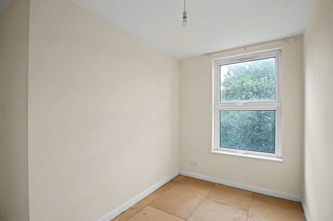 First & Second Floor Flat, 27 Carnarvon Road, London E15 4JW 9