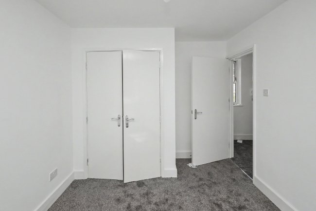 Flat 11,  22-24 Great Western Road, Westbourne Park, London W9 3NN 3