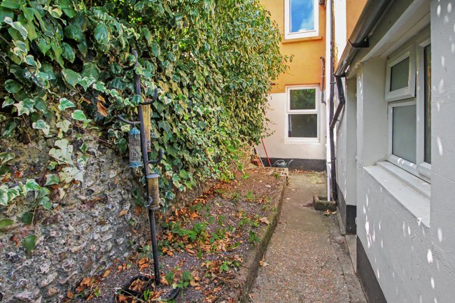 29 Southover Street, Brighton BN2 9UD 9